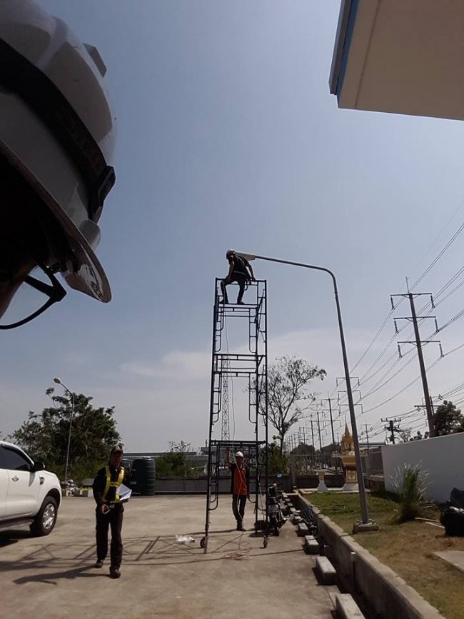รับเปลี่ยนโคมไฟถนนและติดตั้ง ในเขตโรงงาน ชลบุรี
